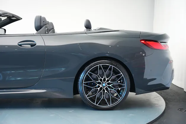 BMW M850i xDrive Steptronic *CH-Fahrzeug* *Dravitgrau* *B&W*