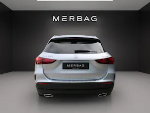MERCEDES-BENZ GLA 250 4MATIC Swiss Star