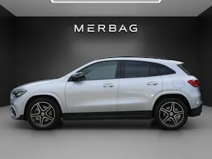 MERCEDES-BENZ GLA 250 4MATIC Swiss Star