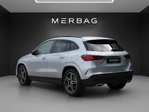 MERCEDES-BENZ GLA 250 4MATIC Swiss Star