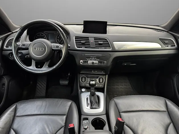 AUDI Q3 2.0 TFSI quattro S-tronic *S-Line*Panorama-Schiebedach + Rückfahrkamera*