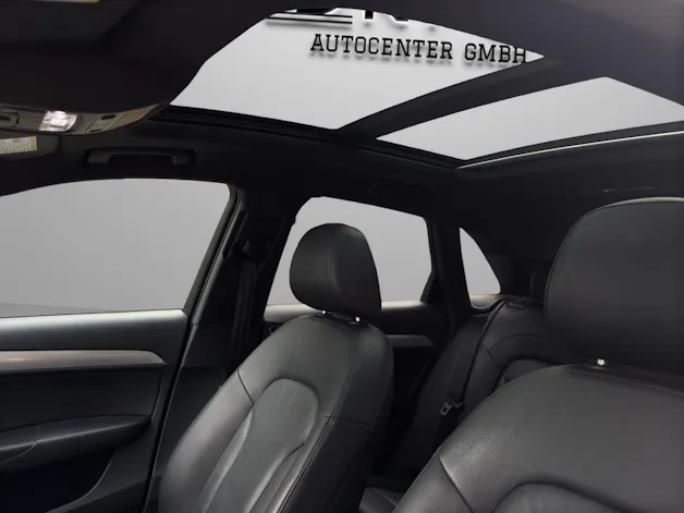 AUDI Q3 2.0 TFSI quattro S-tronic *S-Line*Panorama-Schiebedach + Rückfahrkamera*