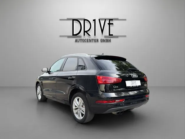 AUDI Q3 2.0 TFSI quattro S-tronic *S-Line*Panorama-Schiebedach + Rückfahrkamera*
