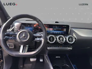MERCEDES-BENZ GLA 200 Night Star 7G-DCT
