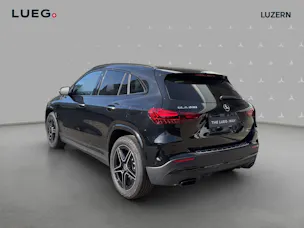 MERCEDES-BENZ GLA 200 Night Star 7G-DCT