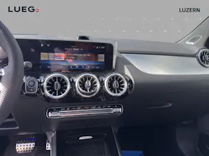 MERCEDES-BENZ GLA 200 Night Star 7G-DCT