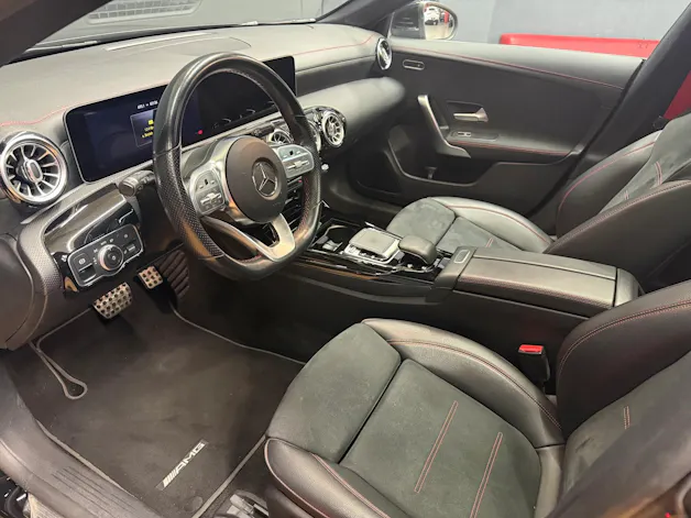 MERCEDES-BENZ CLA 35 4M - SB - AMG / Rückfahrkamera / Panorama-Dach / Multibeam LED