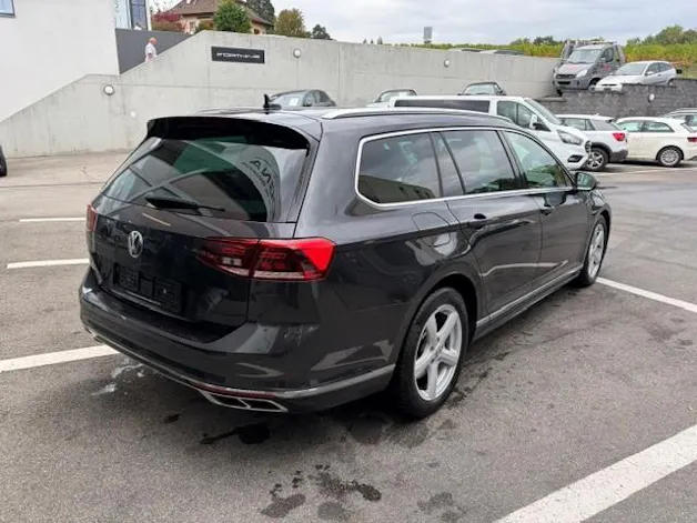 VW Passat Variant 2.0 TDI 240 Elegance DSG 4m