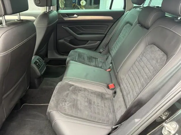VW Passat Variant 2.0 TDI 240 Elegance DSG 4m