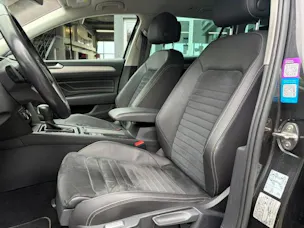 VW Passat Variant 2.0 TDI 240 Elegance DSG 4m