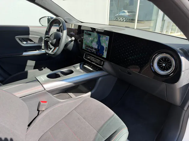 MERCEDES-BENZ CLA 200 8G-DCT 4Matic