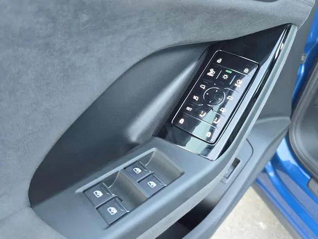 AUDI SQ6 e-tron quattro