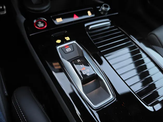 AUDI SQ6 e-tron quattro