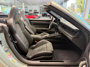 PORSCHE 911 Carrera 4 GTS Cabriolet