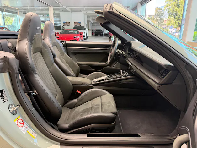 PORSCHE 911 Carrera 4 GTS Cabriolet