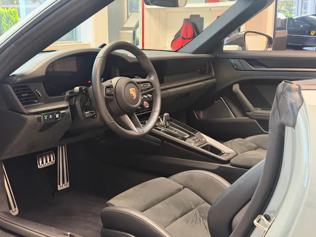 PORSCHE 911 Carrera 4 GTS Cabriolet