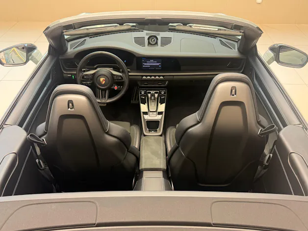 PORSCHE 911 Carrera 4 GTS Cabriolet