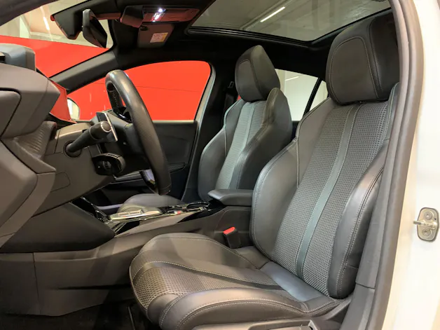 PEUGEOT 208 1.2 PureTech GT EAT8