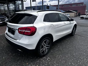 MERCEDES-BENZ GLA 200 d Urban 4matic