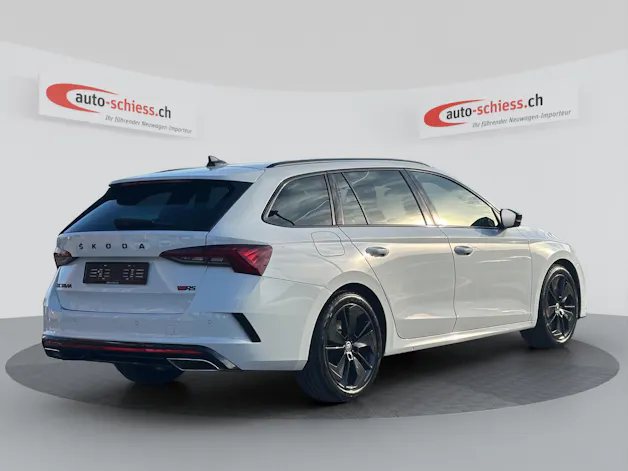 SKODA Octavia Combi 2.0 TSI DSG RS