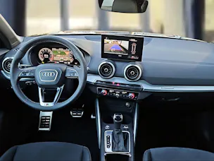 AUDI Q2 35 TFSI S line S-tronic "S Line Competition" Mythosschwarz Metallic