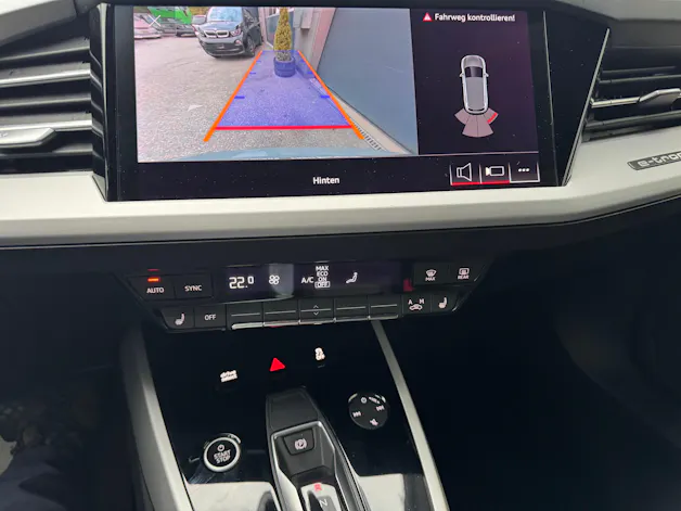 AUDI Q4 e-tron 50 quattro