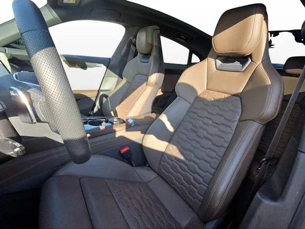 AUDI e-tron GT quattro