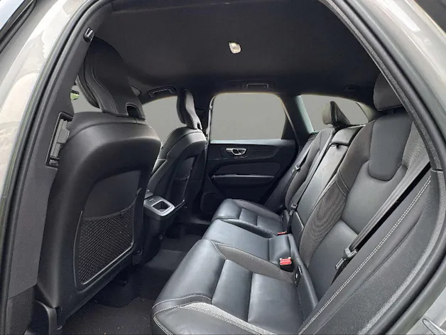 VOLVO XC60 B4 Diesel Mild Hybrid AWD Plus Dark Geartronic