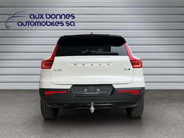 VOLVO XC40 B4 Benzin Mild Hybrid AWD R-Design Geartronic