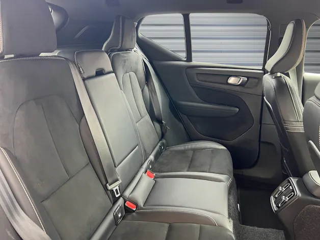 VOLVO XC40 B4 Benzin Mild Hybrid AWD R-Design Geartronic