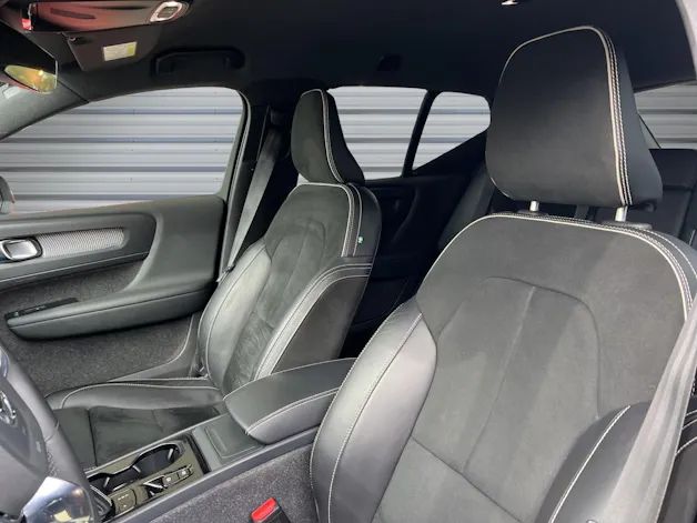 VOLVO XC40 B4 Benzin Mild Hybrid AWD R-Design Geartronic