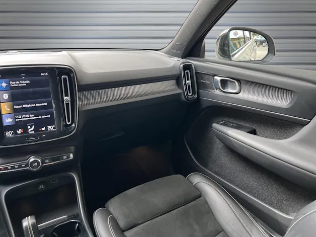 VOLVO XC40 B4 Benzin Mild Hybrid AWD R-Design Geartronic