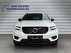 VOLVO XC40 B4 Benzin Mild Hybrid AWD R-Design Geartronic