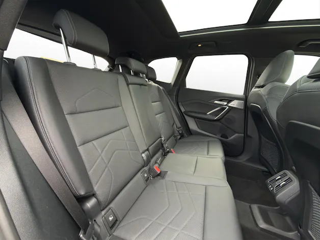 BMW X1 xDrive 23d 48V M Sport * Panoramadach * Harman/Kardon * Elektr. Sitze * 360° Kamera * AHK *