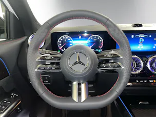 MERCEDES-BENZ GLA 200 Night Star 7G-DCT
