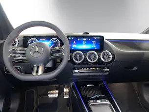 MERCEDES-BENZ GLA 200 Night Star 7G-DCT