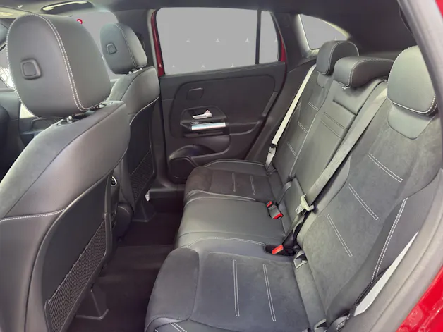 MERCEDES-BENZ GLA 250 4Matic 8G-DCT Swiss Star