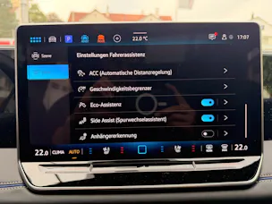 VW Tiguan 2.0 TSI 265PS 4Motion R-Line *** 360° KAMERA & PANORAMADACH ***