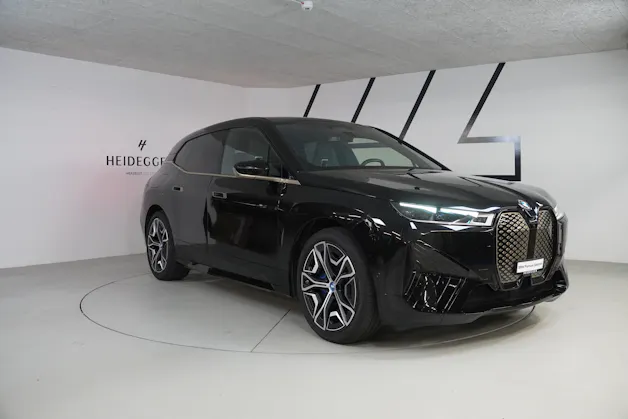 BMW iX xDrive40 Launch Edition