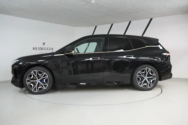 BMW iX xDrive40 Launch Edition