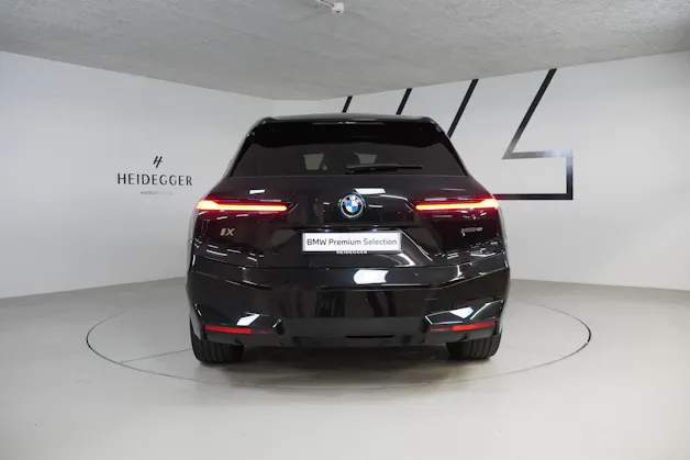 BMW iX xDrive40 Launch Edition