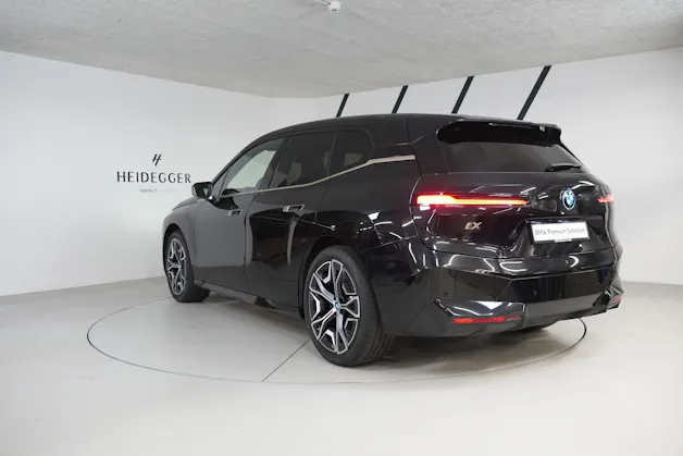 BMW iX xDrive40 Launch Edition
