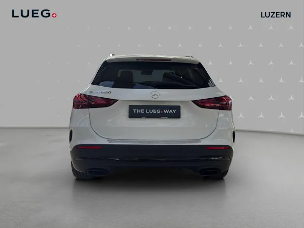 MERCEDES-BENZ GLA 200 Night Star 7G-DCT