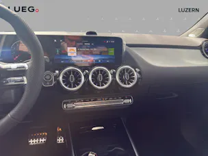 MERCEDES-BENZ GLA 200 Night Star 7G-DCT