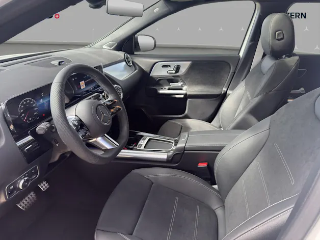 MERCEDES-BENZ GLA 200 Night Star 7G-DCT