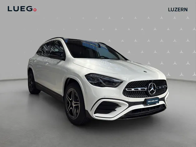 MERCEDES-BENZ GLA 200 Night Star 7G-DCT
