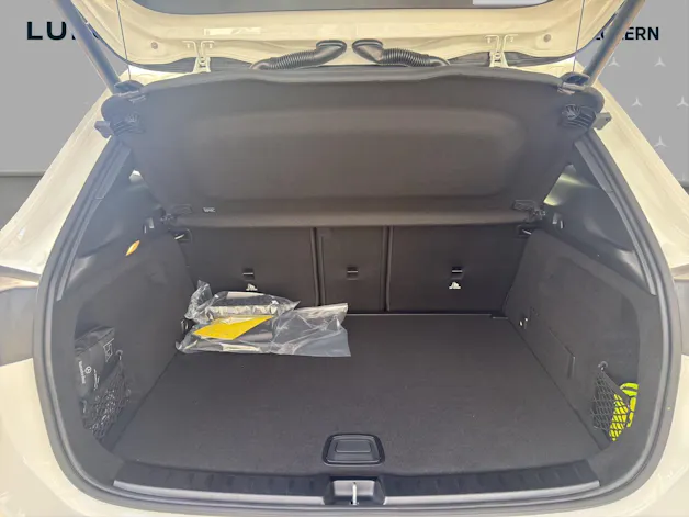 MERCEDES-BENZ GLA 200 Night Star 7G-DCT