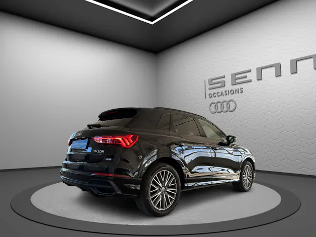 AUDI Q3 40 TFSI S line quattro S-tronic