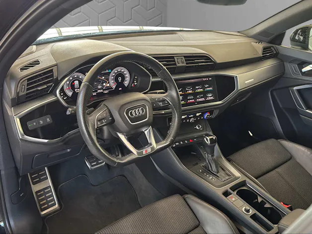 AUDI Q3 40 TFSI S line quattro S-tronic