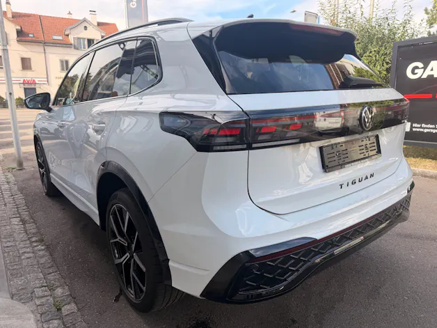 VW Tiguan 2.0 TSI 265PS 4Motion R-Line *** 360° KAMERA & PANORAMADACH ***